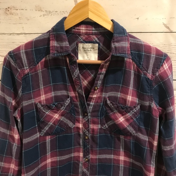 Abercrombie and Fitch Women’s Flannel Button-down - Picture 3 of 7